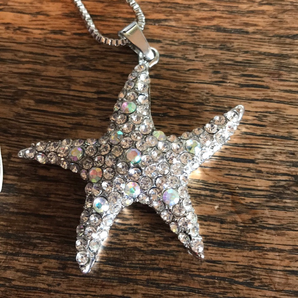 Sparkly starfish necklace